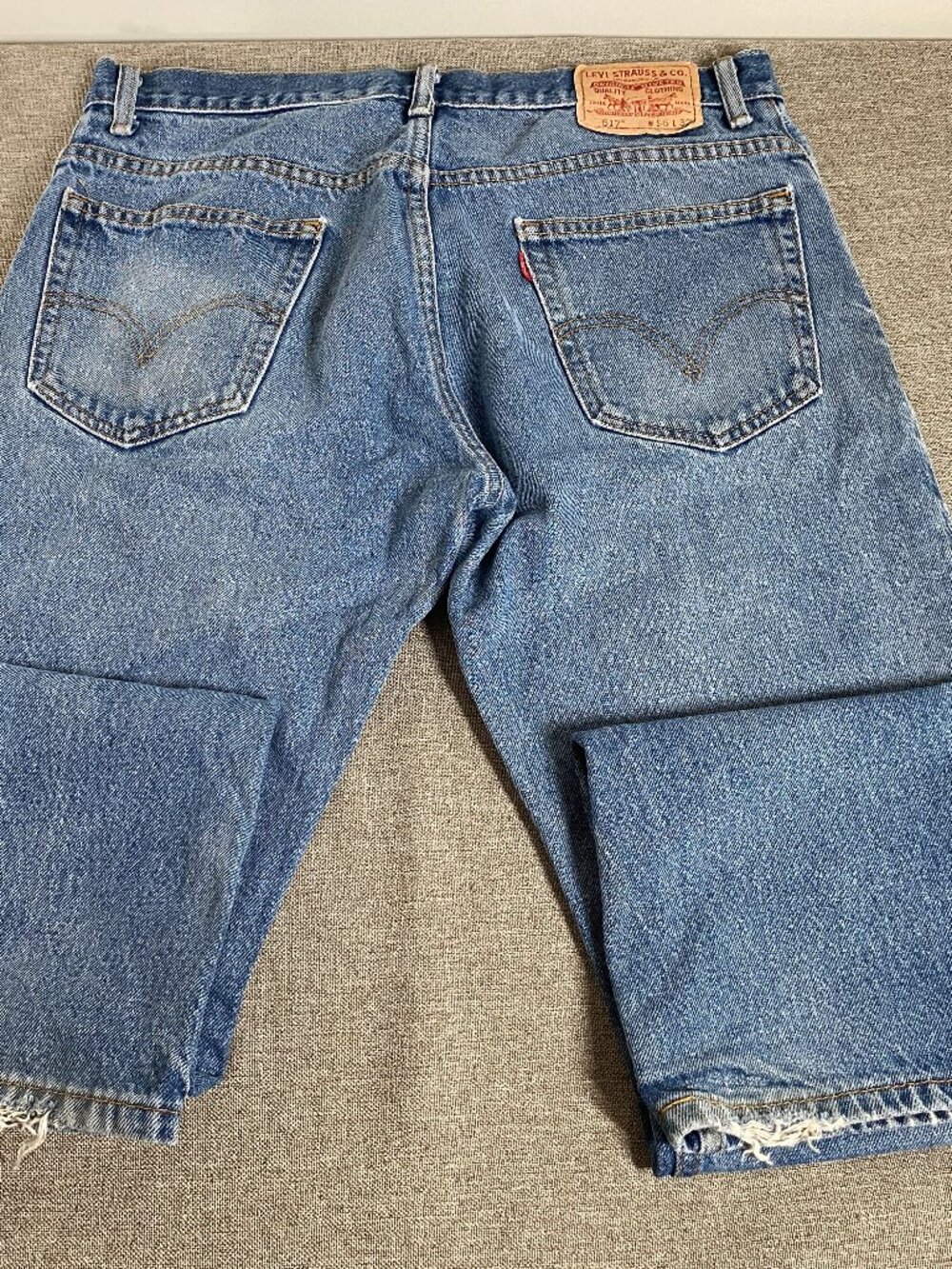Vintage Levi's 517 Bootcut Denim Jeans Men's 36 x 32 Mid Rise Blue Distressed - Picture 7 of 15